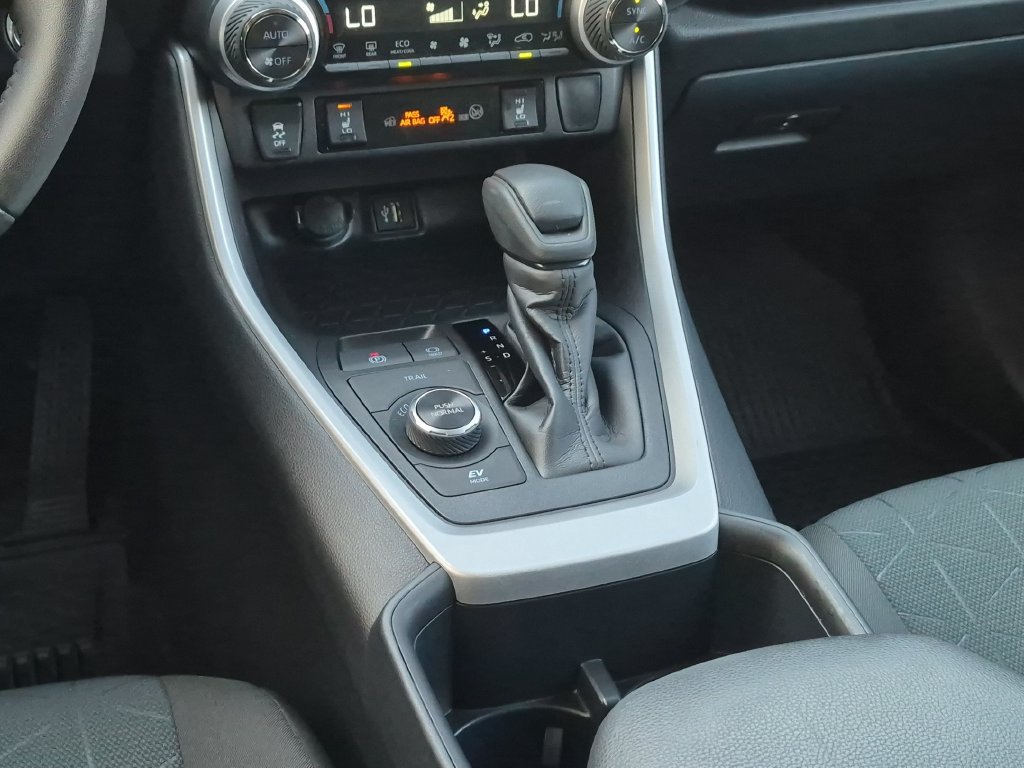 Used 2025 Toyota RAV4 XLE w/ Convenience Package AWD/4WD image 28