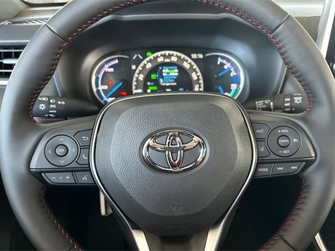 Used 2025 Toyota RAV4 SE image 21