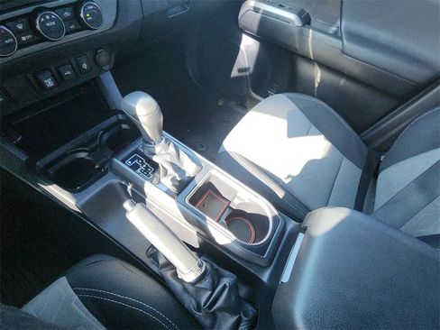 Used 2022 Toyota Tacoma SR image 20