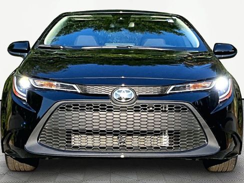Used 2022 Toyota Corolla LE FWD image 4