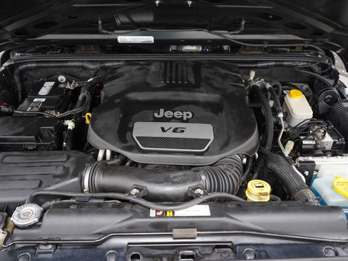 Used 2016 Jeep Wrangler Unlimited Sport AWD/4WD image 28