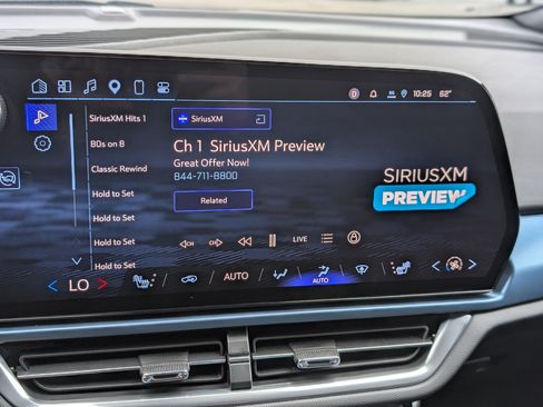 Used 2024 Chevrolet Equinox EV LT FWD image 29