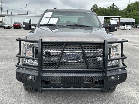 Used 2019 Ford F250 XLT w/ XLT Premium Package AWD/4WD image 3