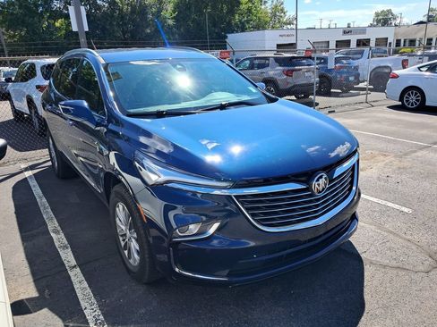 Used 2022 Buick Enclave Essence w/ LPO, Floor Liner Package FWD image 3