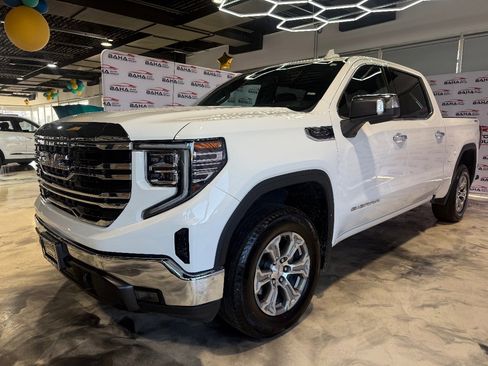 Used 2025 GMC Sierra 1500 SLT image 2