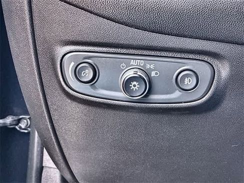 Used 2021 Chevrolet Equinox LT w/ Driver Convenience Package image 39