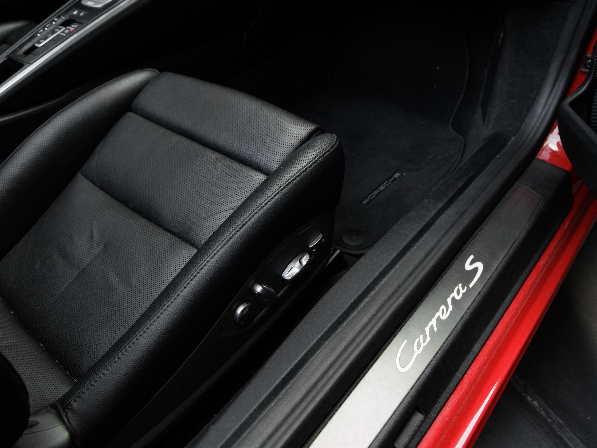 Certified 2019 Porsche 911 Carrera S RWD image 35
