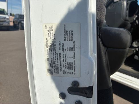 Used 1998 GMC Jimmy SLS w/ Marketing Opt Pkg 2 image 29