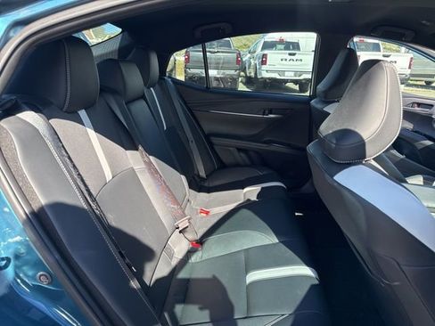 Used 2025 Toyota Camry SE w/ Convenience Package image 18
