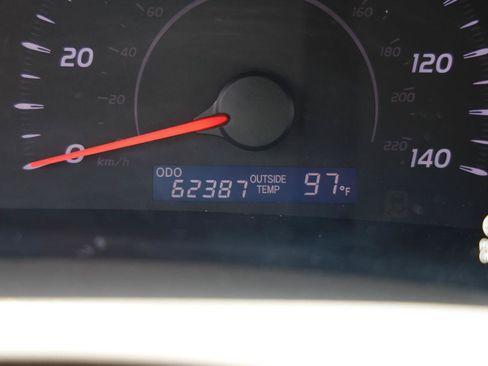 Used 2010 Toyota Camry LE FWD image 37
