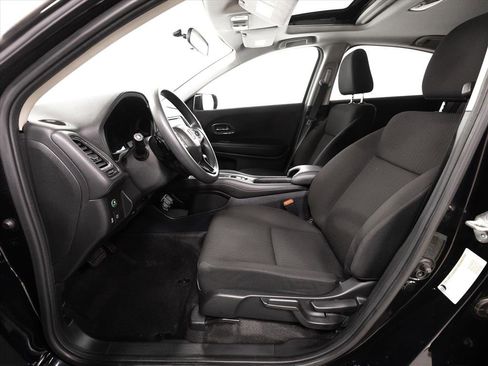 Used 2018 Honda HR-V EX image 4