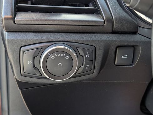 Used 2018 Ford Fusion Titanium FWD image 25