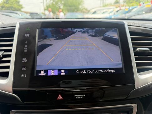 Used 2016 Honda Pilot Touring image 13