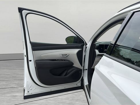 Used 2025 Hyundai Tucson Limited FWD image 25