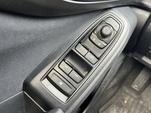 Used 2019 Subaru Impreza 2.0i Premium image 19