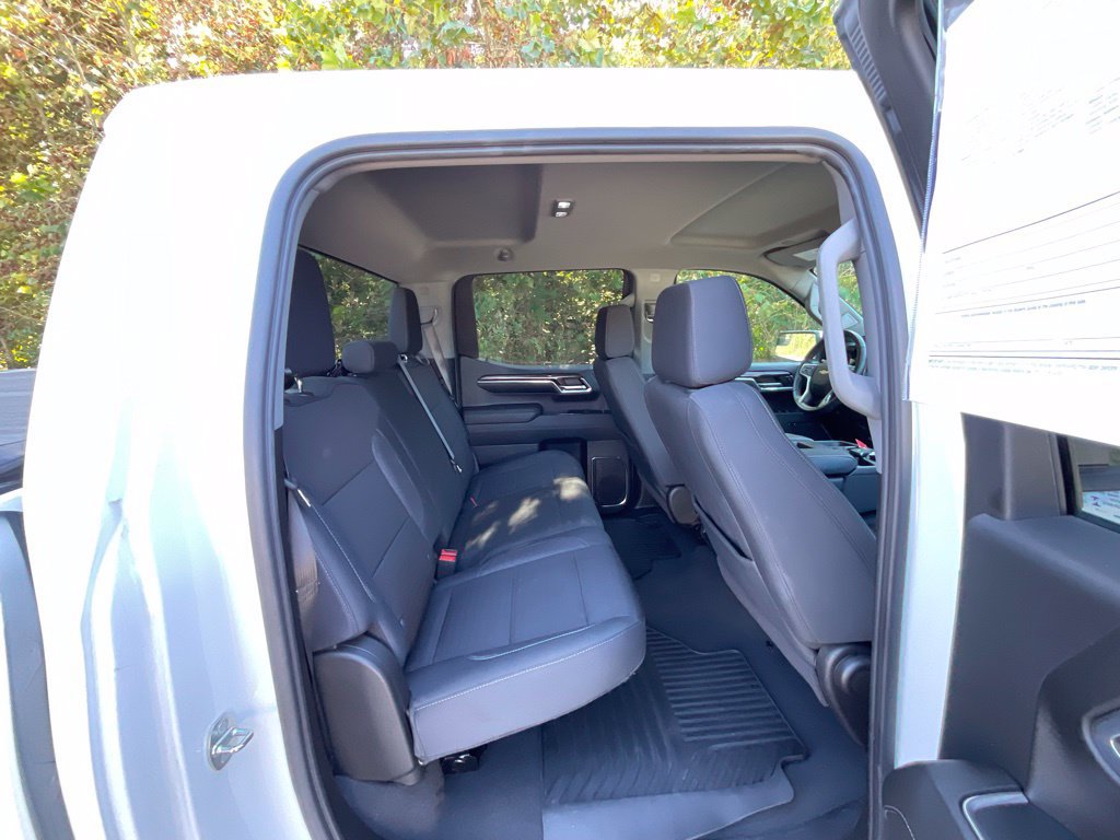 Used 2024 Chevrolet Silverado 1500 LT AWD/4WD image 24