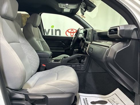 Used 2024 Toyota Tacoma SR5 AWD/4WD image 12