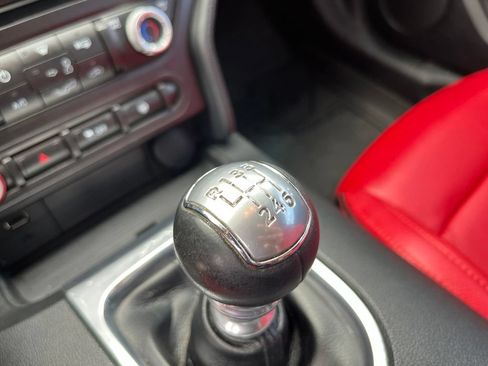 Used 2018 Ford Mustang Coupe w/ Black Accent Pkg RWD image 5