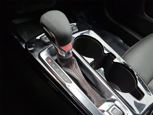 Used 2024 Chevrolet Trax RS w/ Sunroof Package image 14