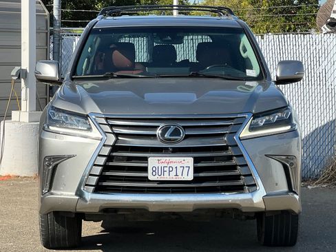 Used 2021 Lexus LX 570 4WD w/ Luxury Package image 8