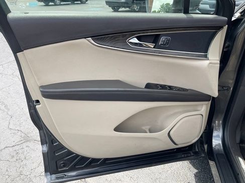 Used 2017 Lincoln MKX Reserve w/ Lincoln MKX Climate Package AWD/4WD image 19