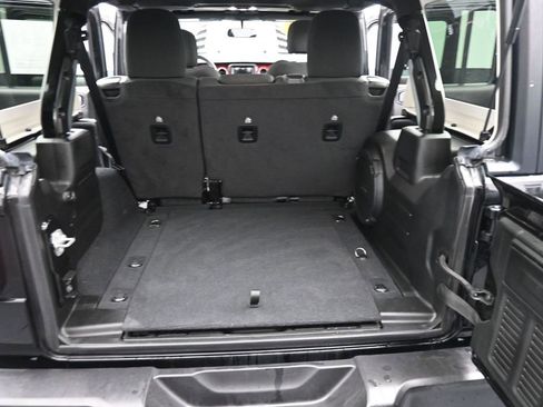 Used 2021 Jeep Wrangler Unlimited Rubicon image 22