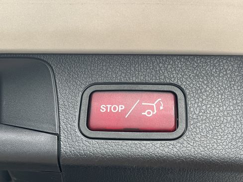 Used 2020 Mercedes-Benz GLB 250 4MATIC image 25