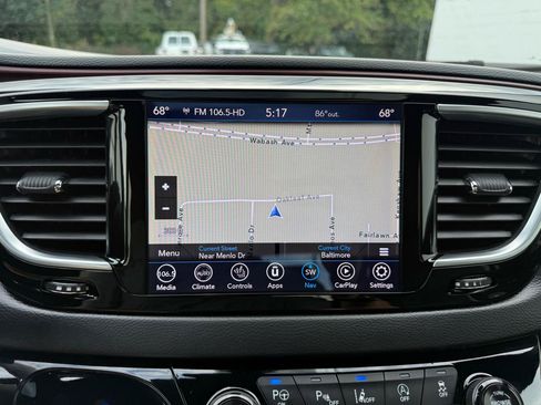 Used 2019 Chrysler Pacifica Touring-L FWD image 20