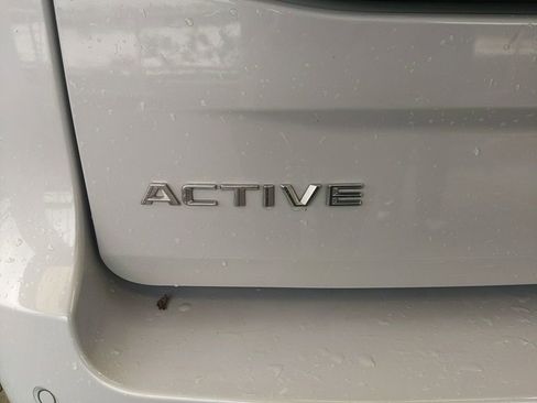 Used 2025 Ford Expedition Active RWD image 8