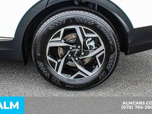 Used 2025 Kia Sportage LX FWD image 16