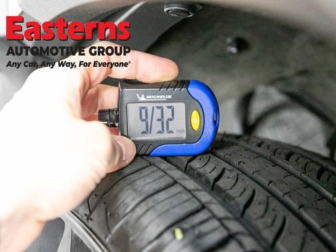 Used 2021 Toyota RAV4 XLE w/ XLE Grade Weather Package AWD/4WD image 27