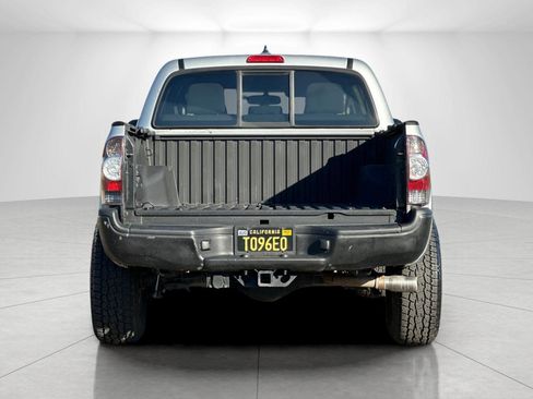 Used 2013 Toyota Tacoma 4x4 Double Cab w/ TRD Off-Road Pkg image 4