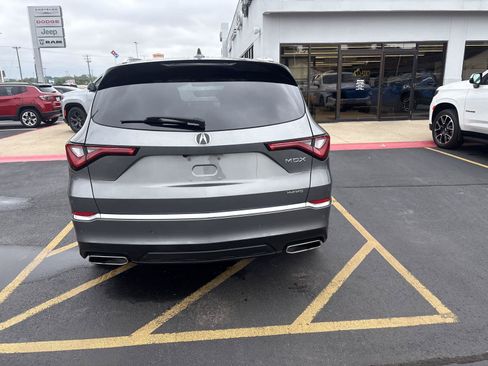 Used 2023 Acura MDX SH-AWD w/ Advance Package image 6