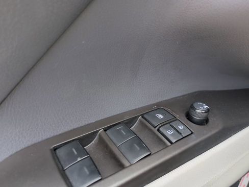 Used 2024 Toyota Camry SE image 12