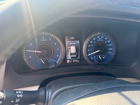 Used 2017 Toyota Sienna XLE w/ XLE Navigation Package FWD image 12