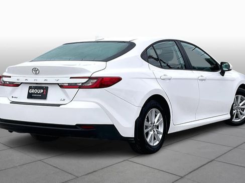 Used 2025 Toyota Camry LE w/ Convenience Package image 13