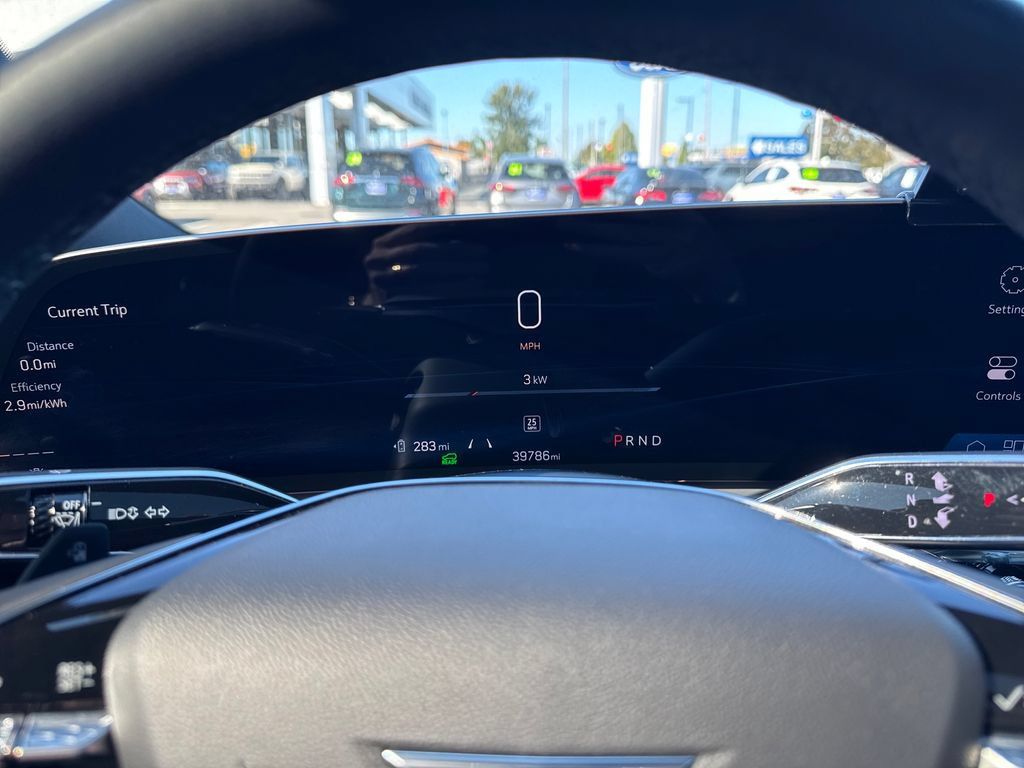 Used 2024 Cadillac Lyriq Luxury RWD image 18