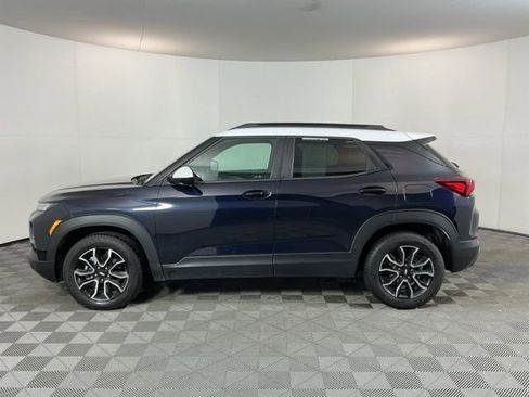 Used 2021 Chevrolet TrailBlazer ACTIV w/ Sun and Liftgate Package image 8