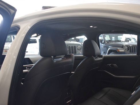 Used 2019 BMW 330i Sedan w/ Driving Assistance Package RWD image 53