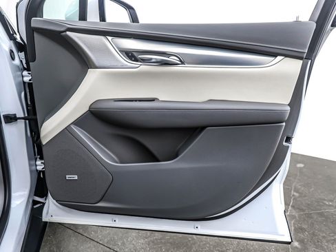 Used 2021 Cadillac XT5 Premium Luxury image 24