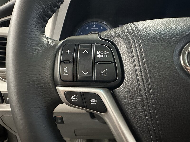 Used 2017 Toyota Sienna XLE w/ XLE Navigation Package AWD/4WD image 28