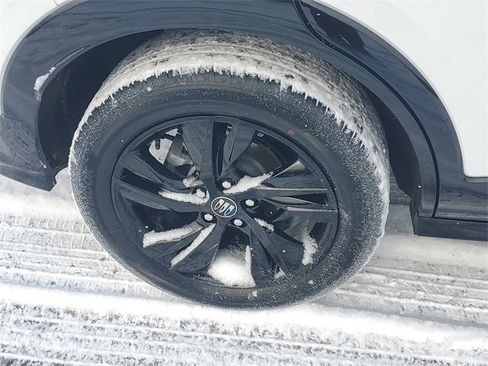 Used 2024 Buick Encore GX Sport Touring w/ Comfort Package image 5