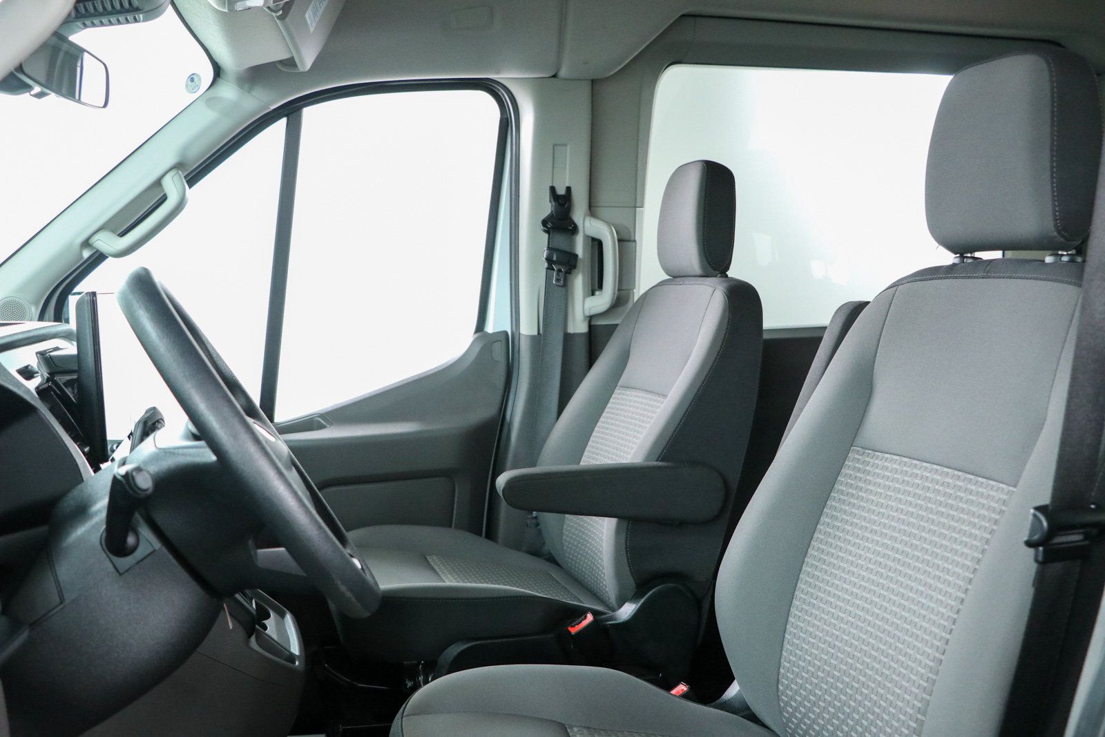 Used 2025 Ford Transit 350 XLT RWD image 23