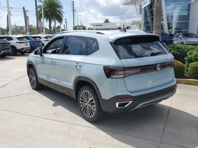 New 2025 Volkswagen Taos SE