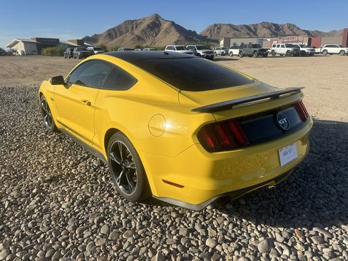 Used 2017 Ford Mustang GT Premium RWD image 3