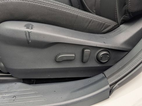 Used 2025 Subaru Outback Premium image 19