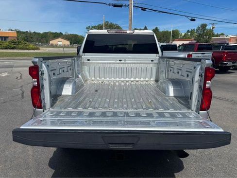 Used 2021 Chevrolet Silverado 2500 Custom w/ Custom Value Package AWD/4WD image 8