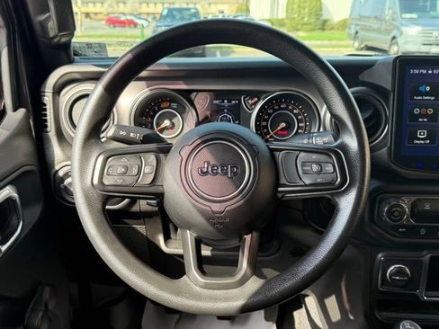 Used 2023 Jeep Wrangler Willys image 41