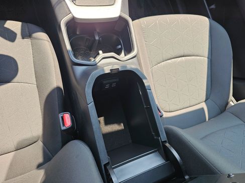 Used 2023 Toyota RAV4 AWD Hybrid image 29