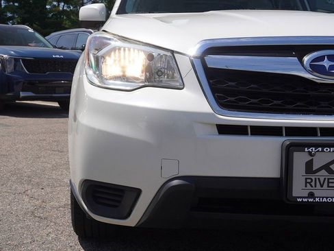Used 2016 Subaru Forester 2.5i Premium w/ All-Weather Package AWD/4WD image 10